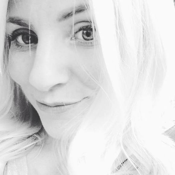 Meet your Posher, Beth - Picture 1 of 1